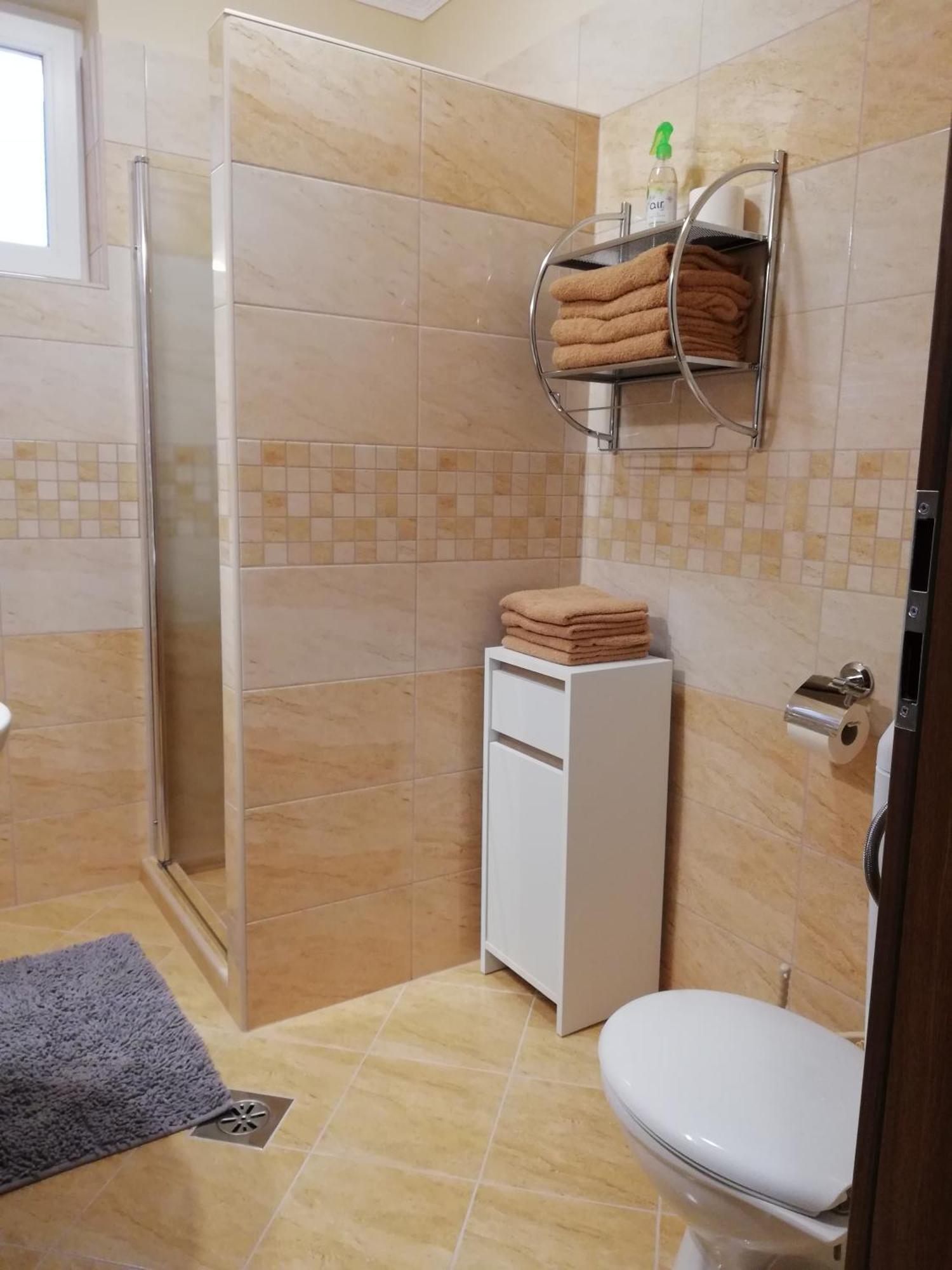 Imola Es Andrea Apartmanhaz 3 ハイデゥソボスロー エクステリア 写真